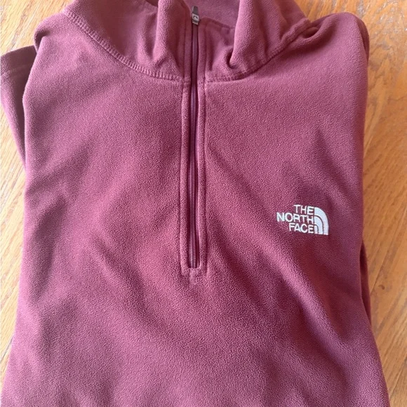 The North Face Men’s Half Zip Fleece Trio in Maroon, Blue, and Light Blue - XL - Picture 4 of 4